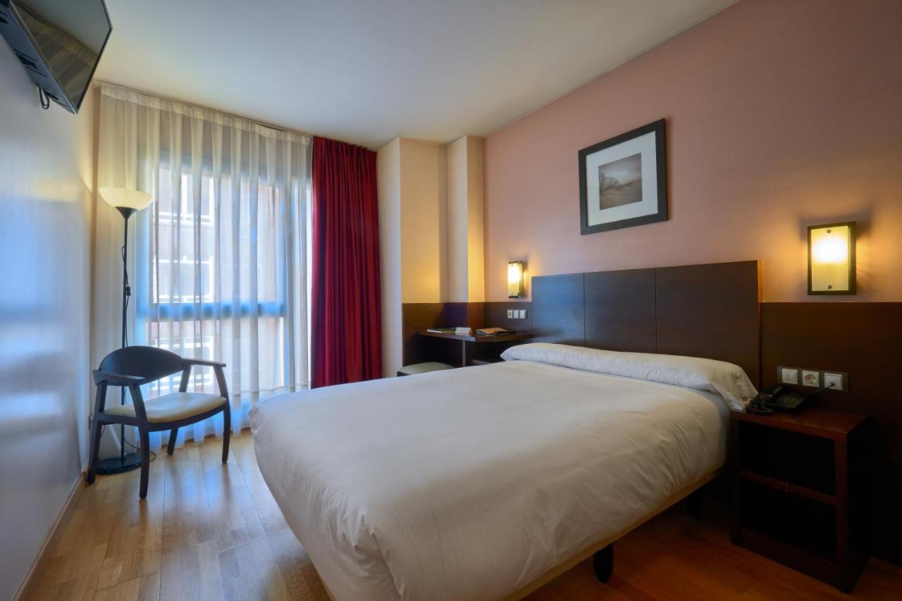 Hotel Castro Real Oviedo Kültér fotó