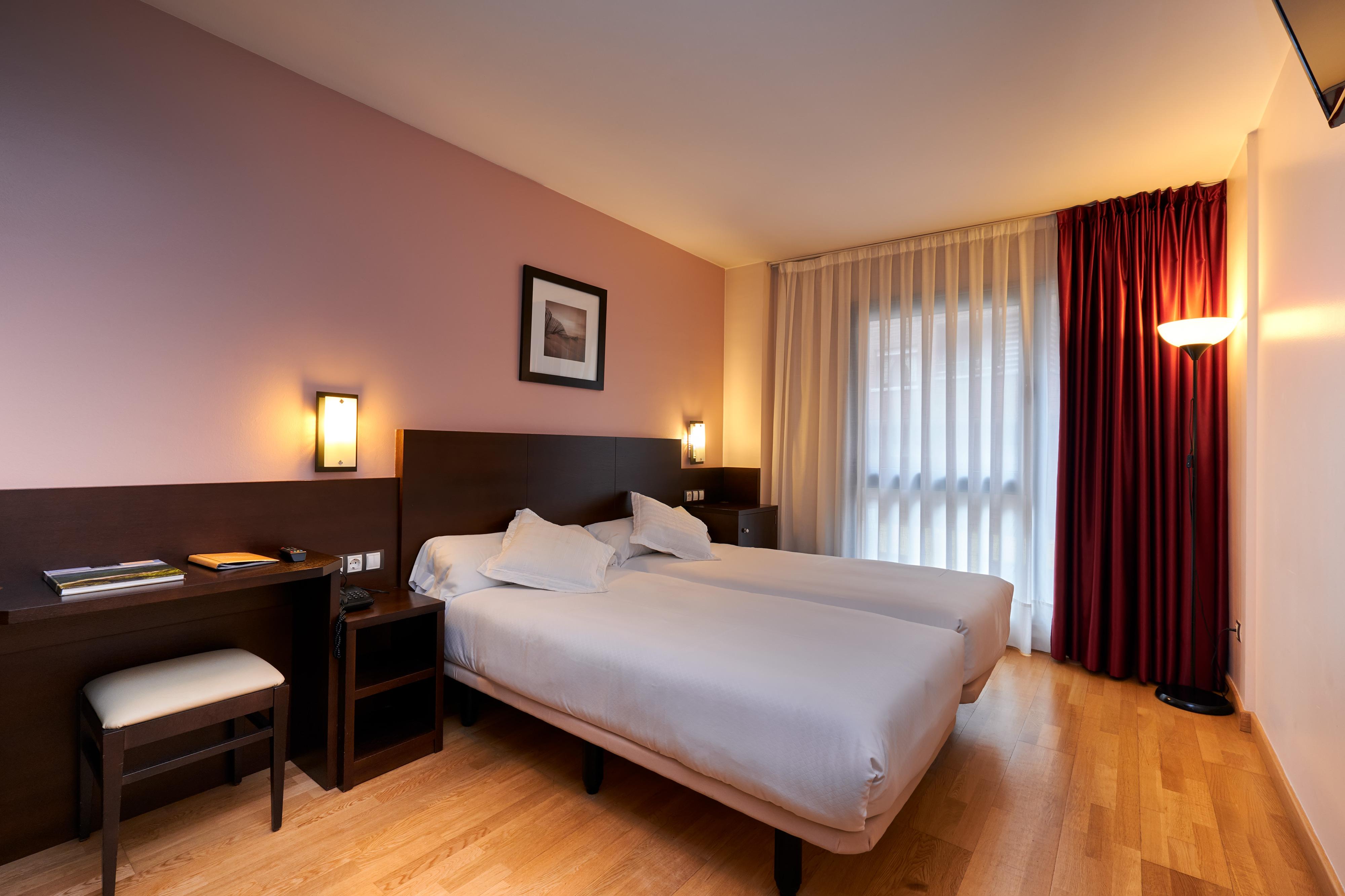 Hotel Castro Real Oviedo Kültér fotó