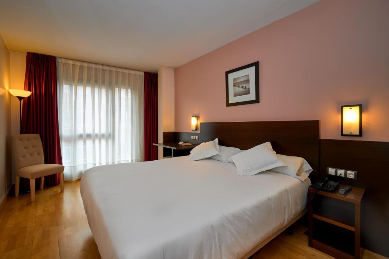 Hotel Castro Real Oviedo Kültér fotó